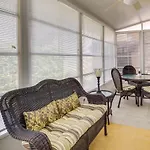 Cozy Home With Community Pools And Beach Access!