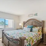 Beach Palms- Unit 102