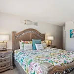 Beach Palms- Unit 102