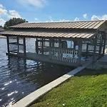 Waterfront Mid Century Cottage - Close To Beach - 2 Bedroom 3 Ba