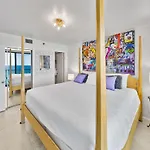 One Seagrove Place 1308
