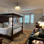 Hoyt House Luxury Bed & Breakfast