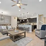 Bsv8867 - Luxury 4 Bedroom 3 Bath Town Home With Private Pool And Free Wifi