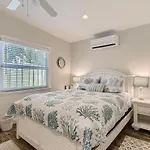 Nini\'S Cottage 4Bd 3Ba Vacation Rental