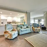 Pet-Friendly Fernandina Beach Condo Walk To Beach
