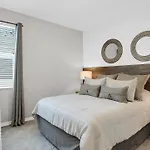 8987 Amelia Downs