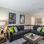 4742 Sleepy Hollow