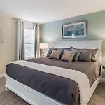 4742 Sleepy Hollow
