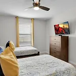 1531 Carey Palm