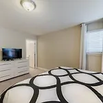 5369 Oakbourne