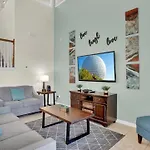8176 Fan Palm