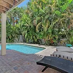 Crosswind Cottage By Beach Retreats