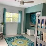 Stylish & Cheerful Marco Home W/ Awesome Location