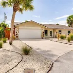 Nokomis Home With Screened Pool, 3 Mi To Beaches!