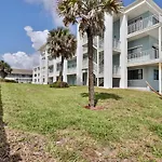 Coastal Waters Studio 111 - Pool Side Studio