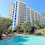 Beautiful Junior Near The Beach Palms Resort In Destin