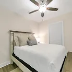 Hidden Lake Condos 321 - Short Walk To Gulf Place