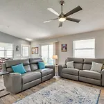 The Villages Abode With Community Pools, Golf And More