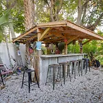 St Petersburg Home With Yard And Grill 2 Mi To Beach!