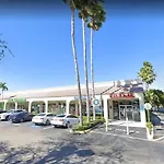 The Nook Hollywood Few Steps Away From The Beach With Pool And Free Parking