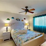 New Listing - Villa Cshells 3Beds/2 Baths Heated Pool Home With Perfect South-Western Exposure