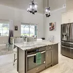 Palm Coast Paradise Pool, Spa And Outdoor Kitchen