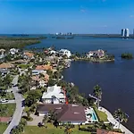 Secluded Bayfront Haven