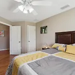 Pet-Friendly Cape Coral Retreat With Screened Porch!