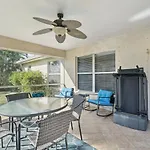 Pet-Friendly Cape Coral Retreat With Screened Porch!