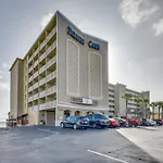 Breezy Daytona Beach Studio With Balcony And Views!