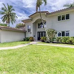 Villakey- Luxe Waterfront Villa 5Min To Beach