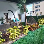 Beachside Hotel - Daytona Beach - No Pool