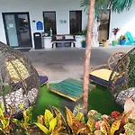 Beachside Hotel - Daytona Beach - No Pool