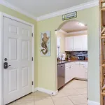Vibrant Resort Condo With Dedicated Beach Access