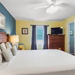 Lazy Palm 4 Pools Short Walk To Beach! Sleeps 5!