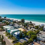 Ocean Star! 7 Bdrms, 7 Baths! Beaches Less Than 5Min Walk To Beach!