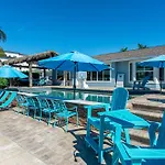 Royal Palm Paradise! Waterfront, Private Pool & Hot Tub, Boat Dock!