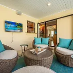 New! House Of Palms! Private Pool Home! Short Drive To Ami