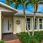 New! House Of Palms! Private Pool Home! Short Drive To Ami
