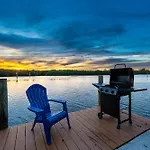 Casa Palma! Beautiful Waterfront Home With Heated Pool & Dock!