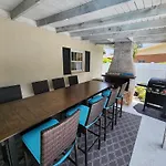 Cape Vista Getaway! Heated Pool Home Minutes Away From Anna Maria With Grill!