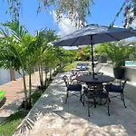 Waterfront Tropical Oasis, Htd Pool-Hottub-Kayaks