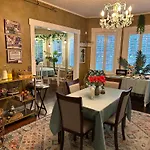 Vinoy House