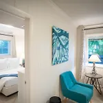 Walk To Wilton Drive - Spacious & Quiet Villa #1