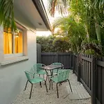 Walk To Wilton Drive - Spacious & Quiet Villa #1