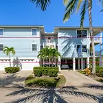 24Th St Beach House! 50Ft To The Beach Or The Bay!