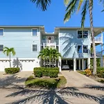 24Th St Beach House! 50Ft To The Beach Or The Bay!