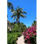 Beautifully Updated, 4 Bedroom Pool Home, 50 Yards To The Beach!! Captiva Escapade