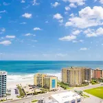 Oceanside Pair-A-Dise - Double Room, Heated Pool & Beach Access, Free Parking