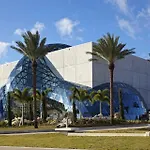 409 - Palms Of Treasure Island